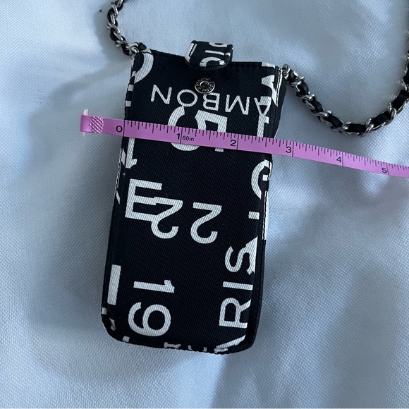 Authentic Chanel crossbody pouch with chain - Picture 13 of 15